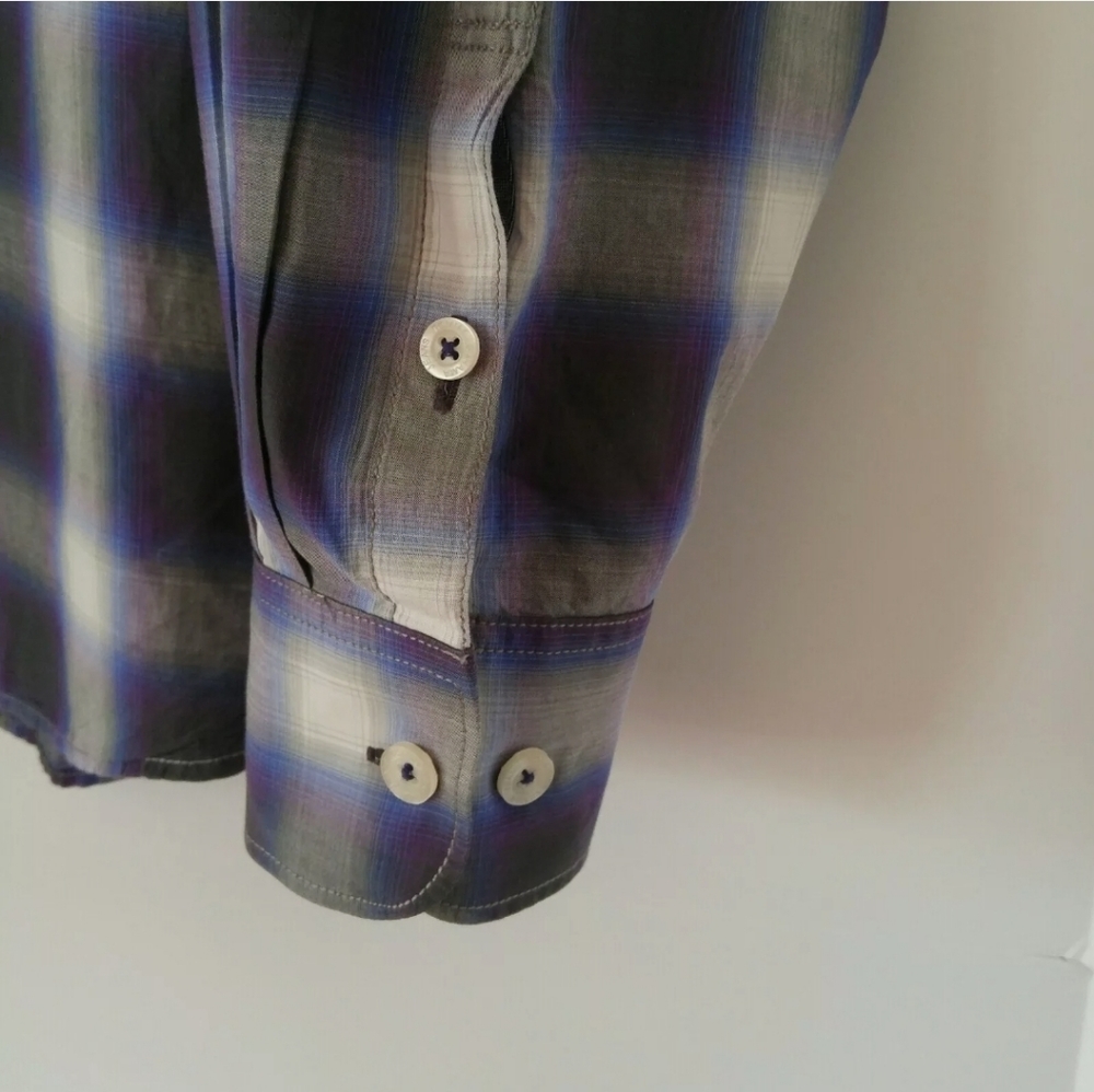 Tommy Bahama Button Down - image 6